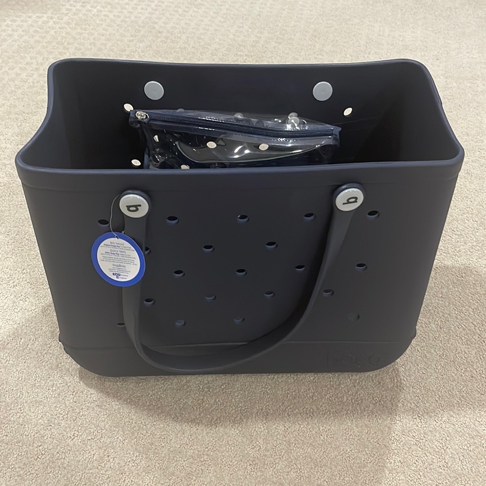 Large navy bogg bag
